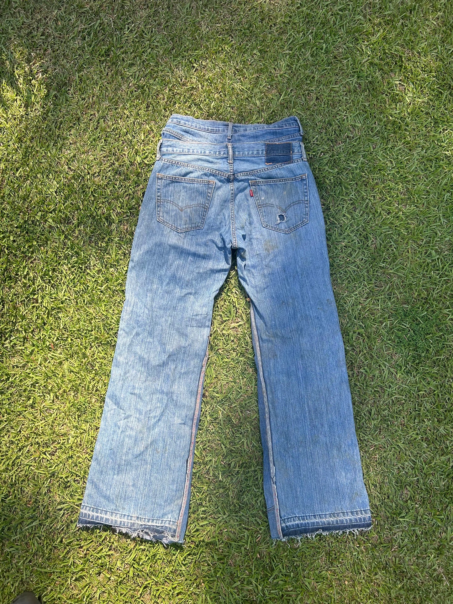 DOUBLE WAISTED JEANS